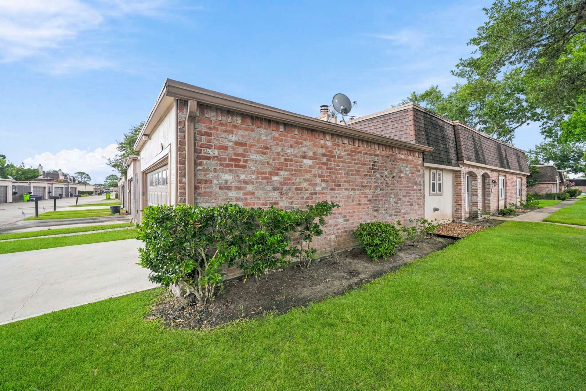 2931 Camelot Lane, Missouri City, TX 77459 2931 Camelot Lane, Missouri City, TX 77459