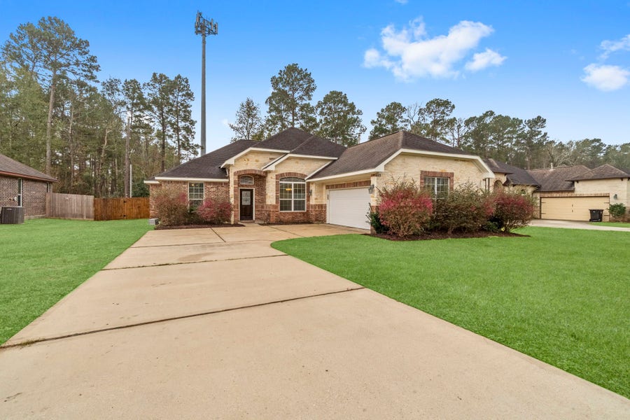 Property photo for 638 Spring Forest Court, Conroe, TX