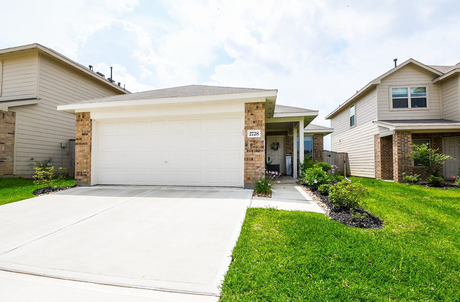 2728 Cadiz Bay Drive, Conroe, TX 77301 2728 Cadiz Bay Drive, Conroe, TX 77301