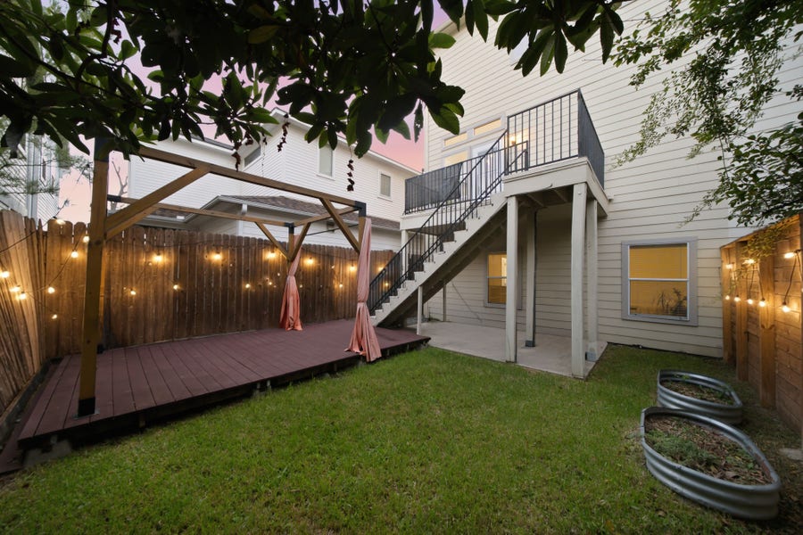 Property photo for 907 Lawrence Street, Houston, TX