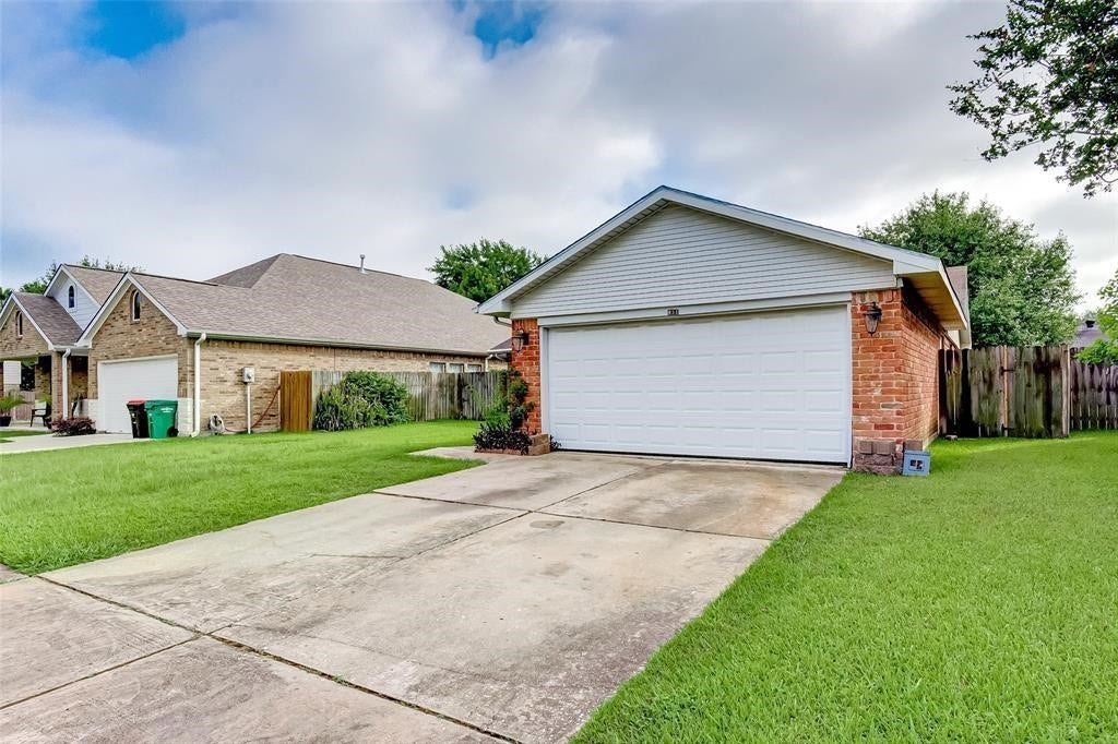 931 Grand Junction Drive, Katy, TX 77450