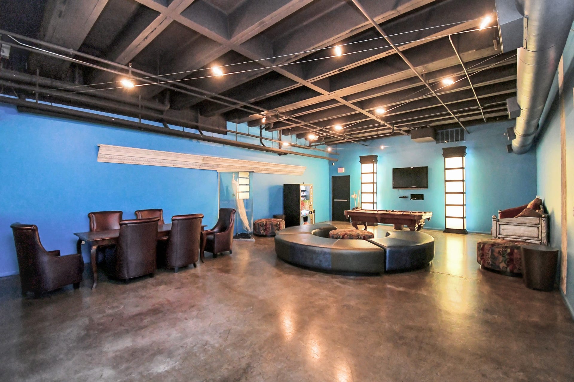 705 Main Street, #610, Houston, TX 77002 Building billiards room.