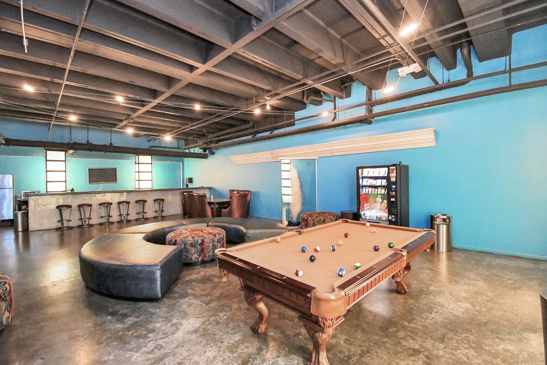 705 Main Street, #610, Houston, TX 77002 Building billiards room.
