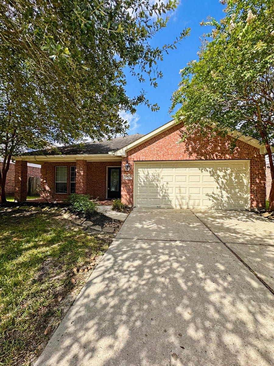 Property photo for 19523 Country Mountain Court, Spring, TX