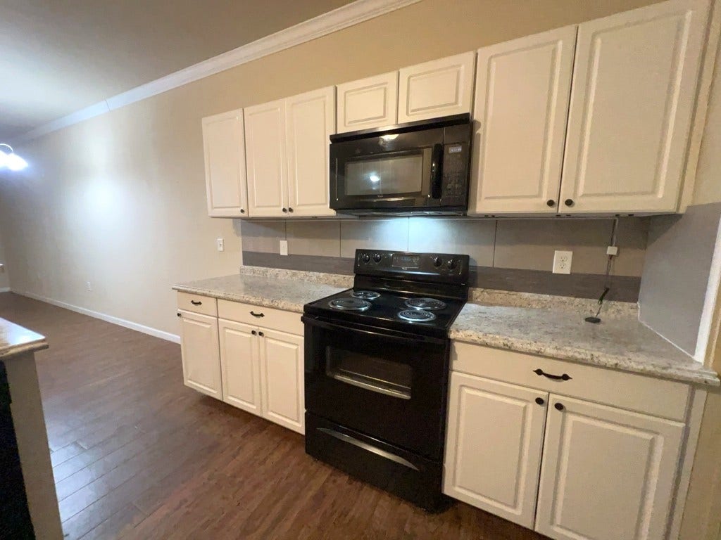 19666 Village Forest Drive, Montgomery, TX 77356 19666 Village Forest Drive, Montgomery, TX 77356