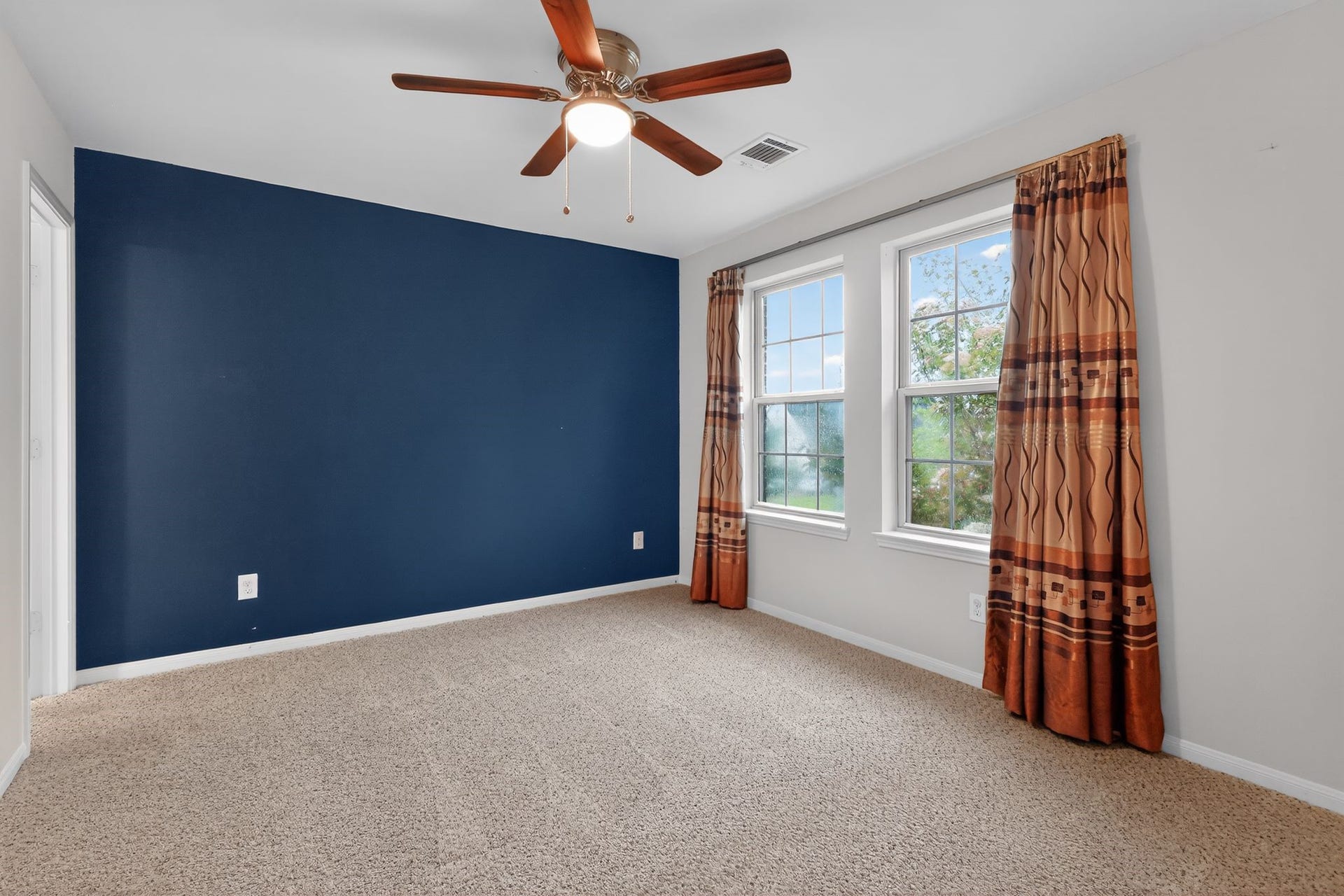 2608 Holbrook Springs Lane, League City, TX 77573 guest room#1