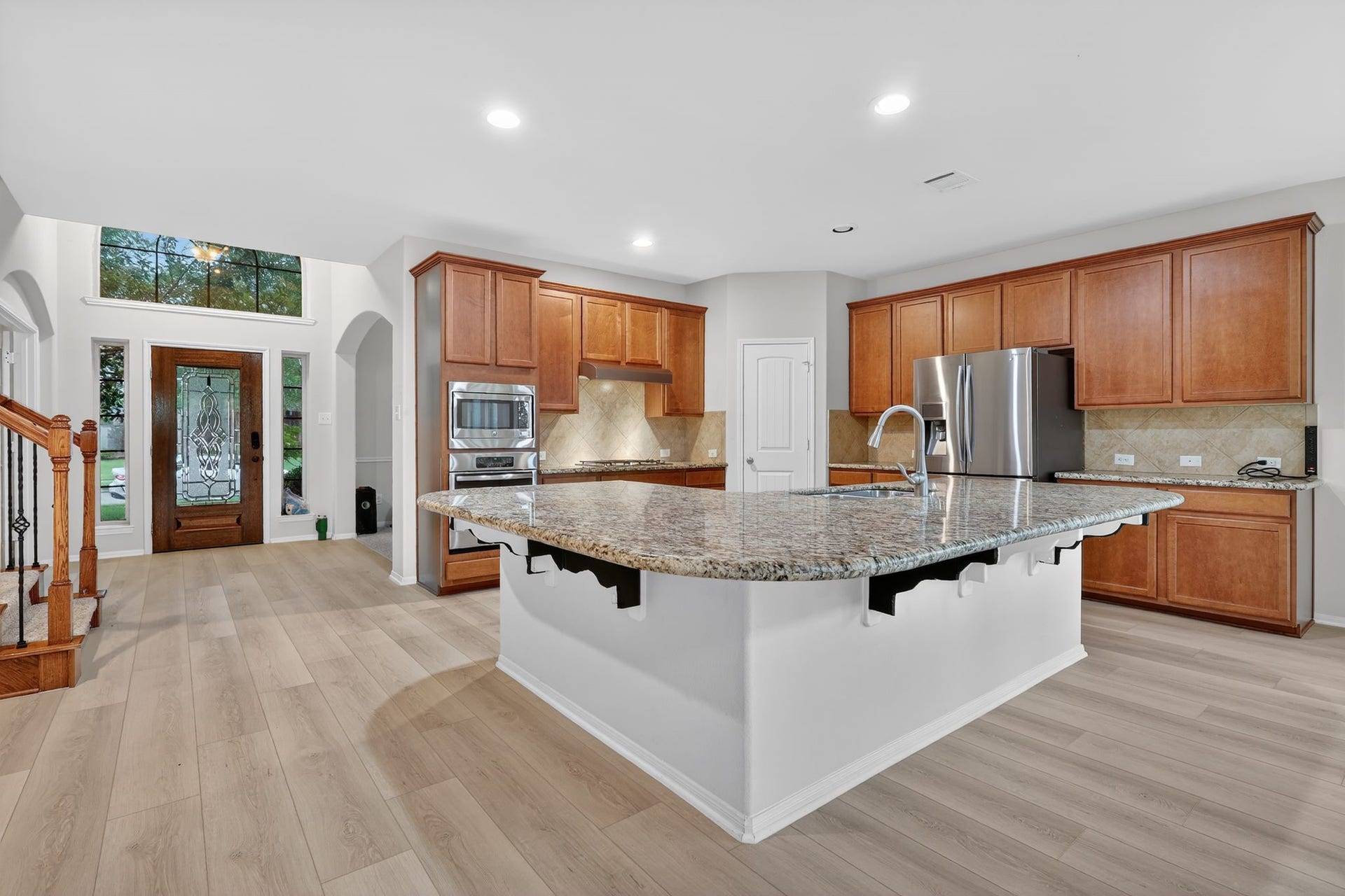 2608 Holbrook Springs Lane, League City, TX 77573 Kitchen with stainless steel appliances