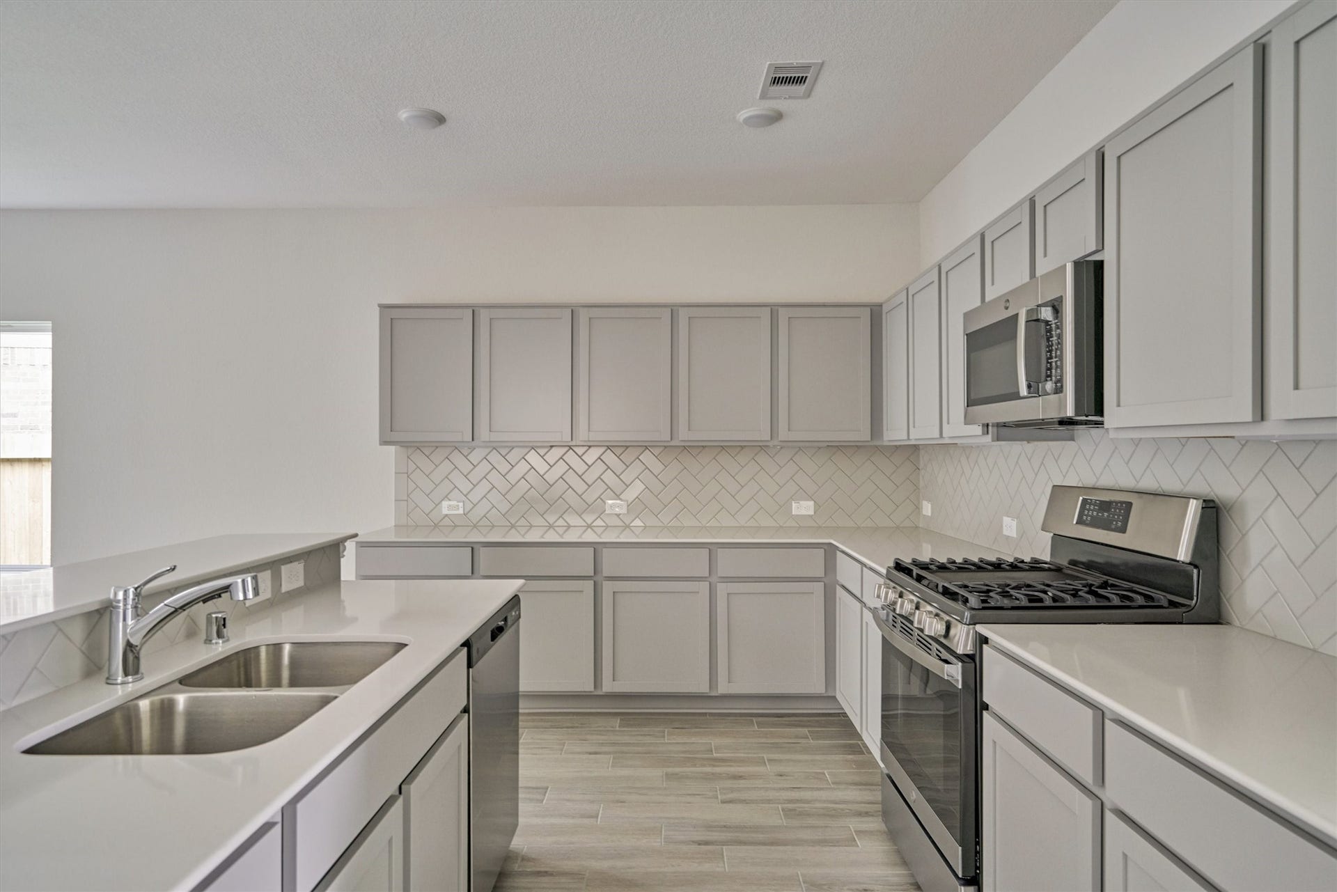 20930 New Proper Drive, New Caney, TX 77357 20930 New Proper Drive, New Caney, TX 77357