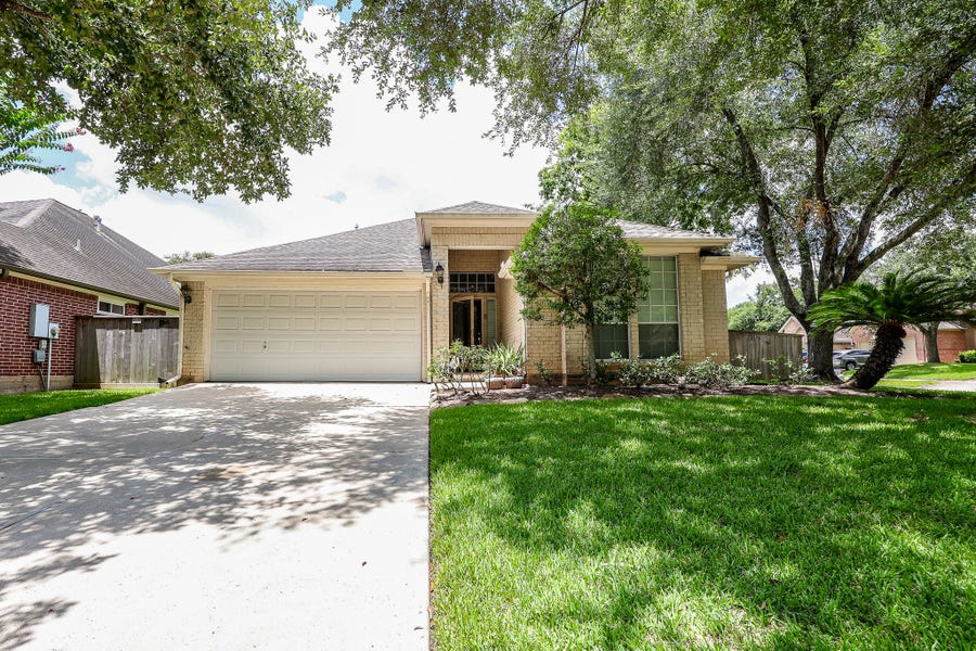Property photo for 1723 Teal Brook Lane, Sugar Land, TX
