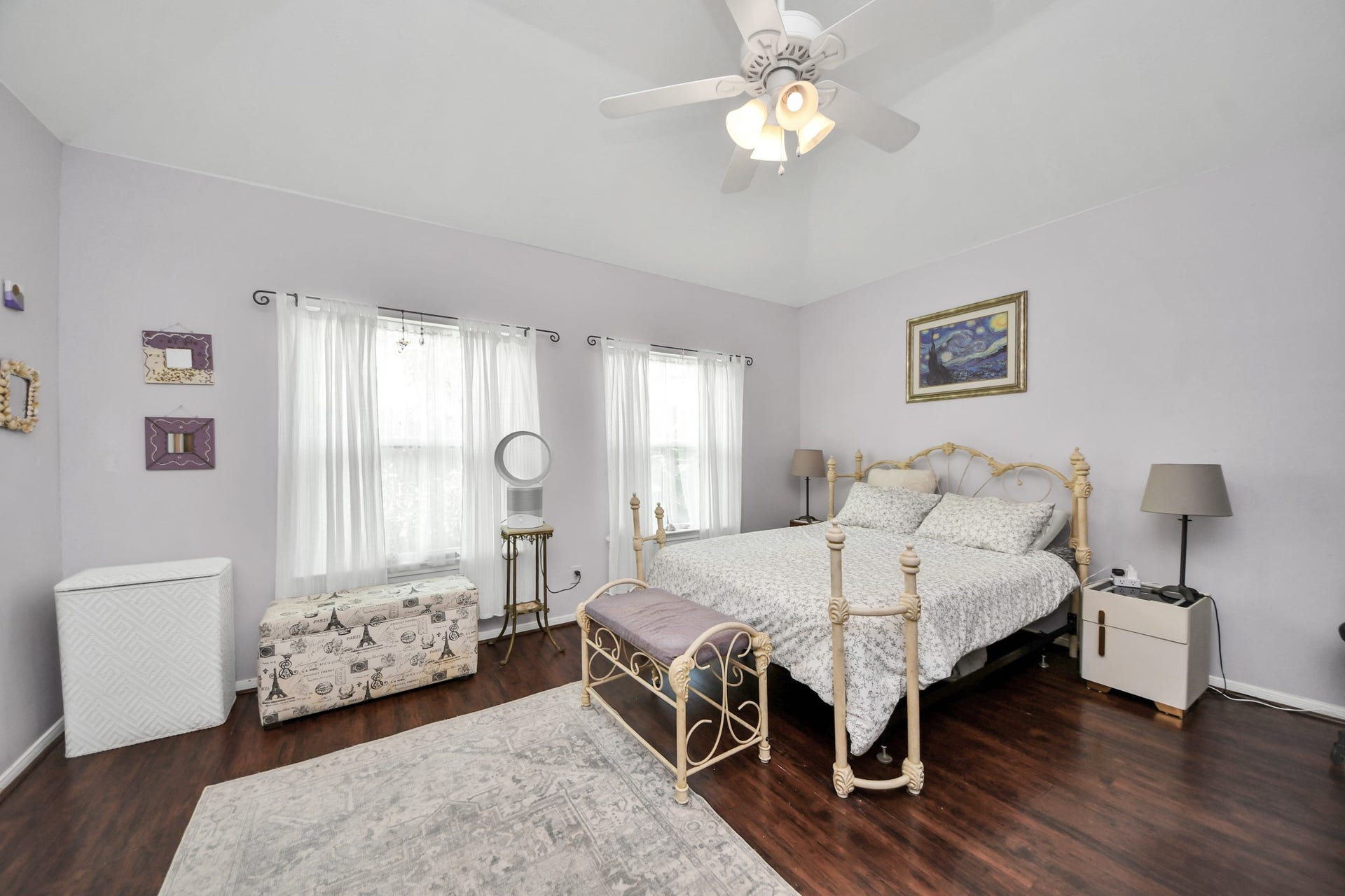 4634 Jaymar Dr, Sugar Land, TX 77479 Another view of the spacious primary bedroom and its abundant natural light.