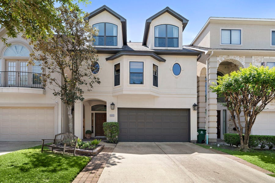 Property photo for 5339 Mcculloch Circle, Houston, TX
