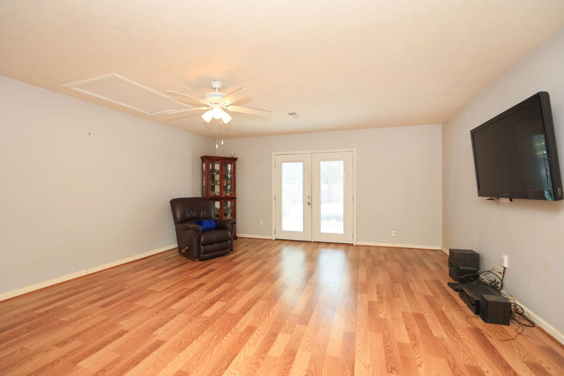 10403 Twin Oak Drive, Conroe, TX 77385 Huge Game Room