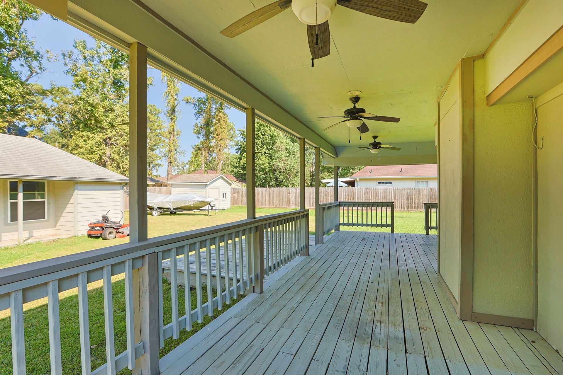10403 Twin Oak Drive, Conroe, TX 77385 Huge covered patio for grilling, chilling and entertaining friends and family!