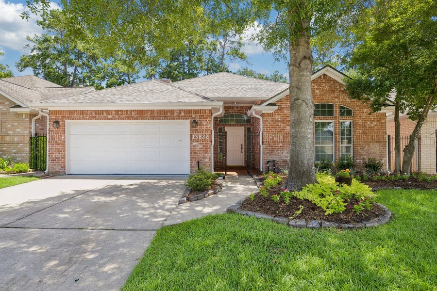 Property photo for 13822 Jupiter Hills Drive, Houston, TX