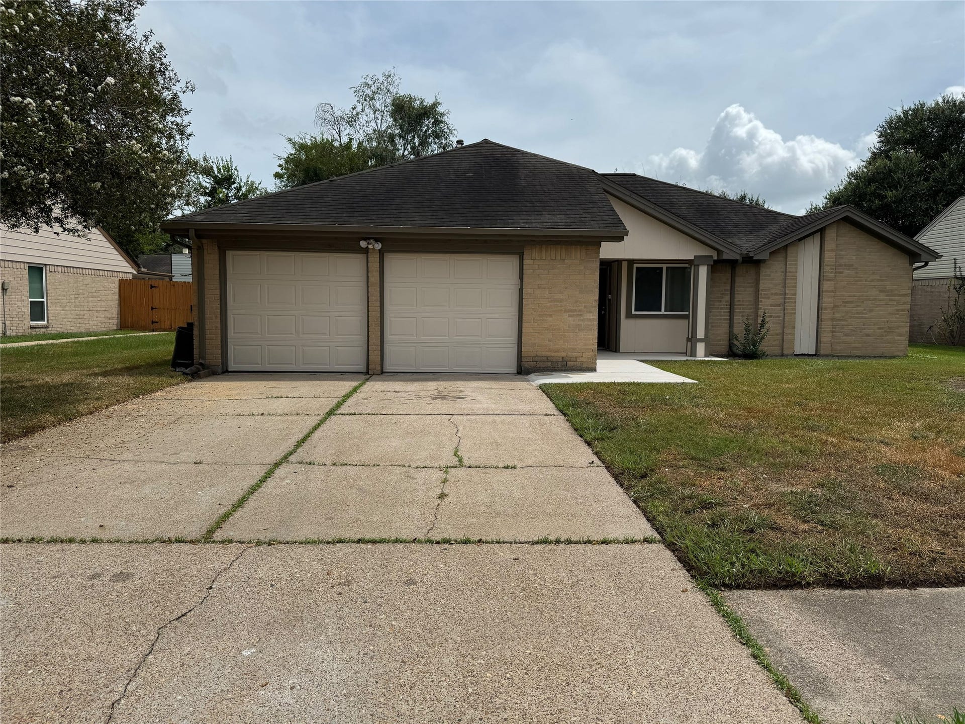 4207 Maple Cross Drive, Pasadena, TX 77505