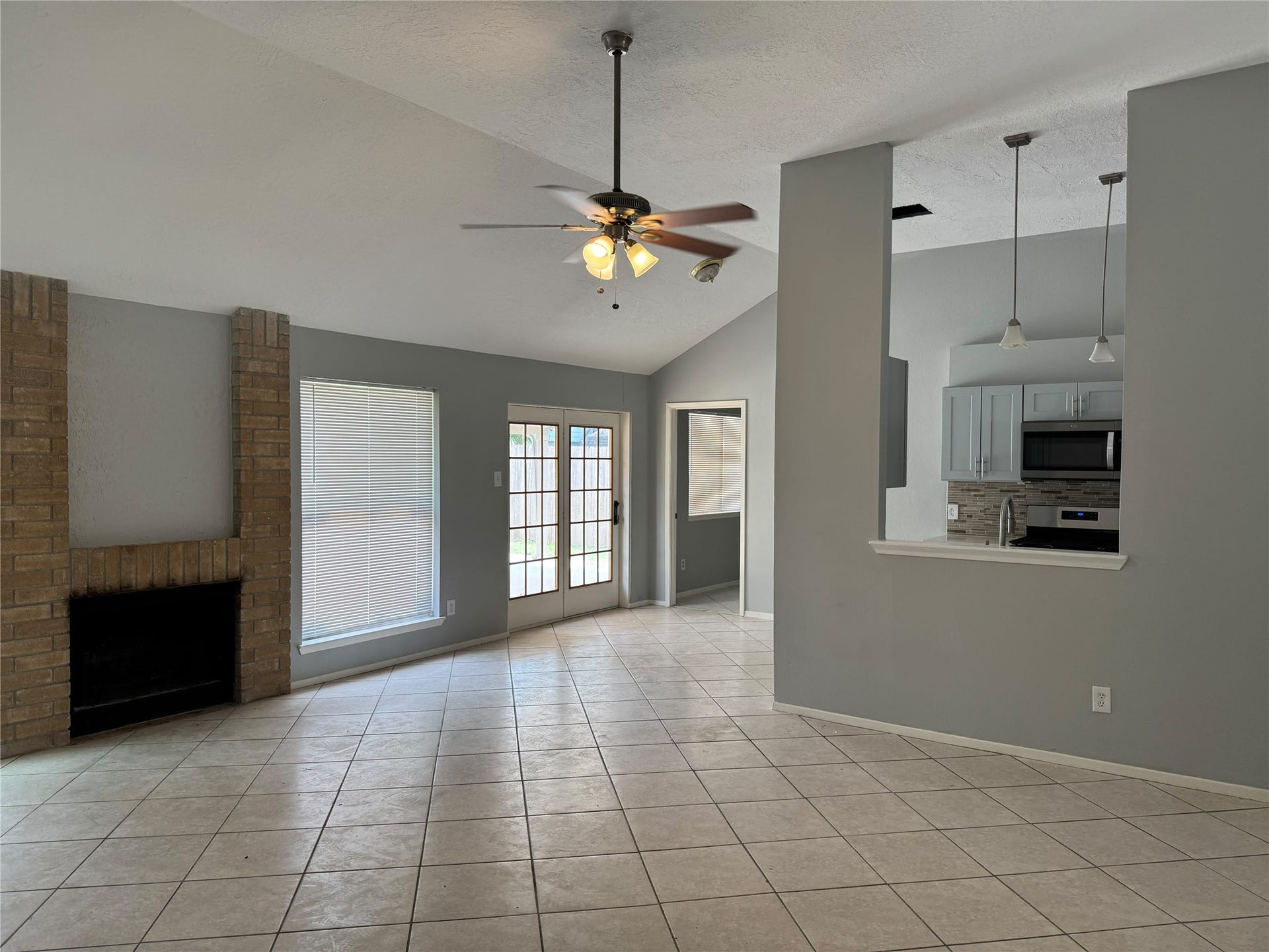 4207 Maple Cross Drive, Pasadena, TX 77505
