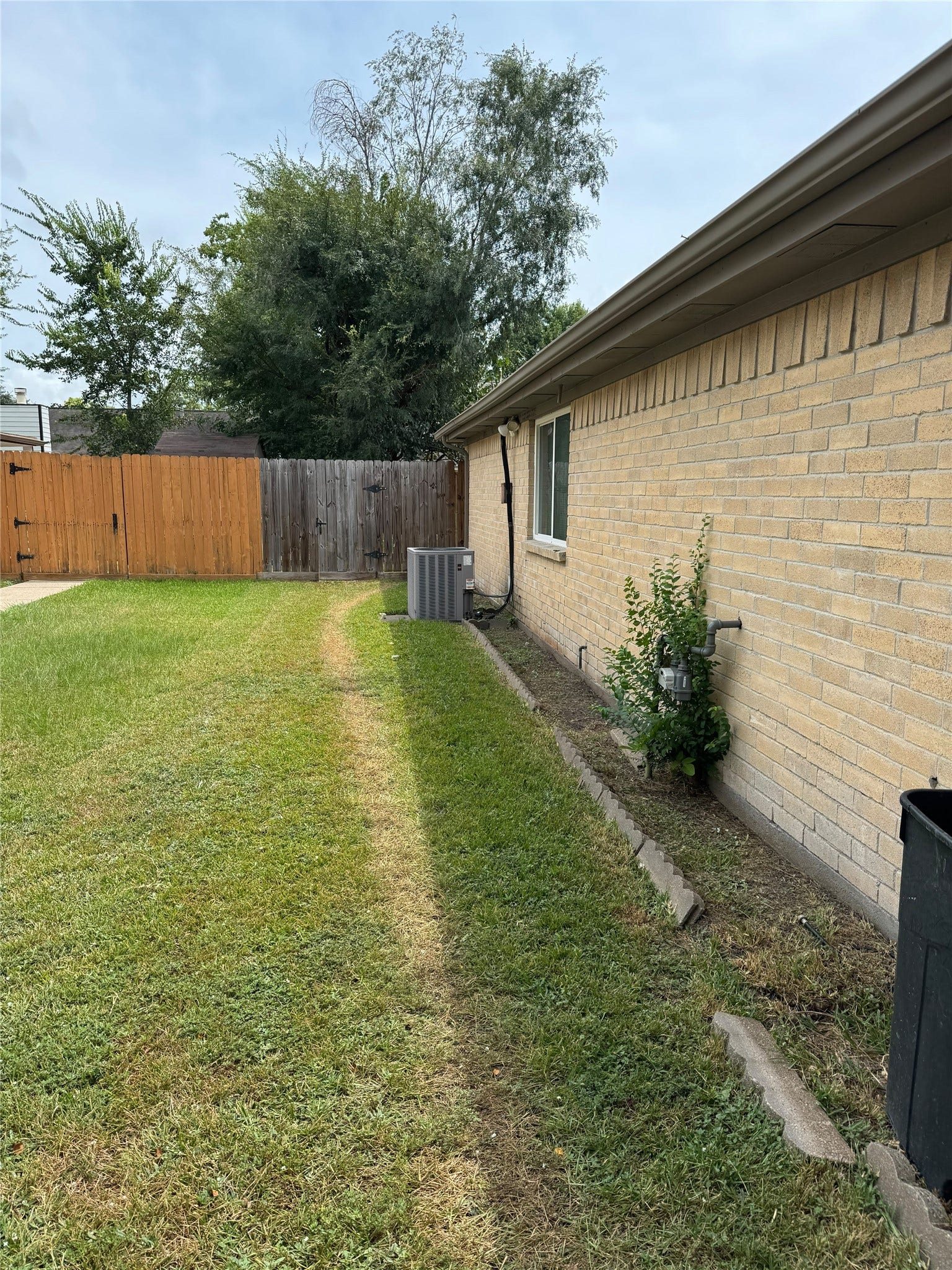 4207 Maple Cross Drive, Pasadena, TX 77505