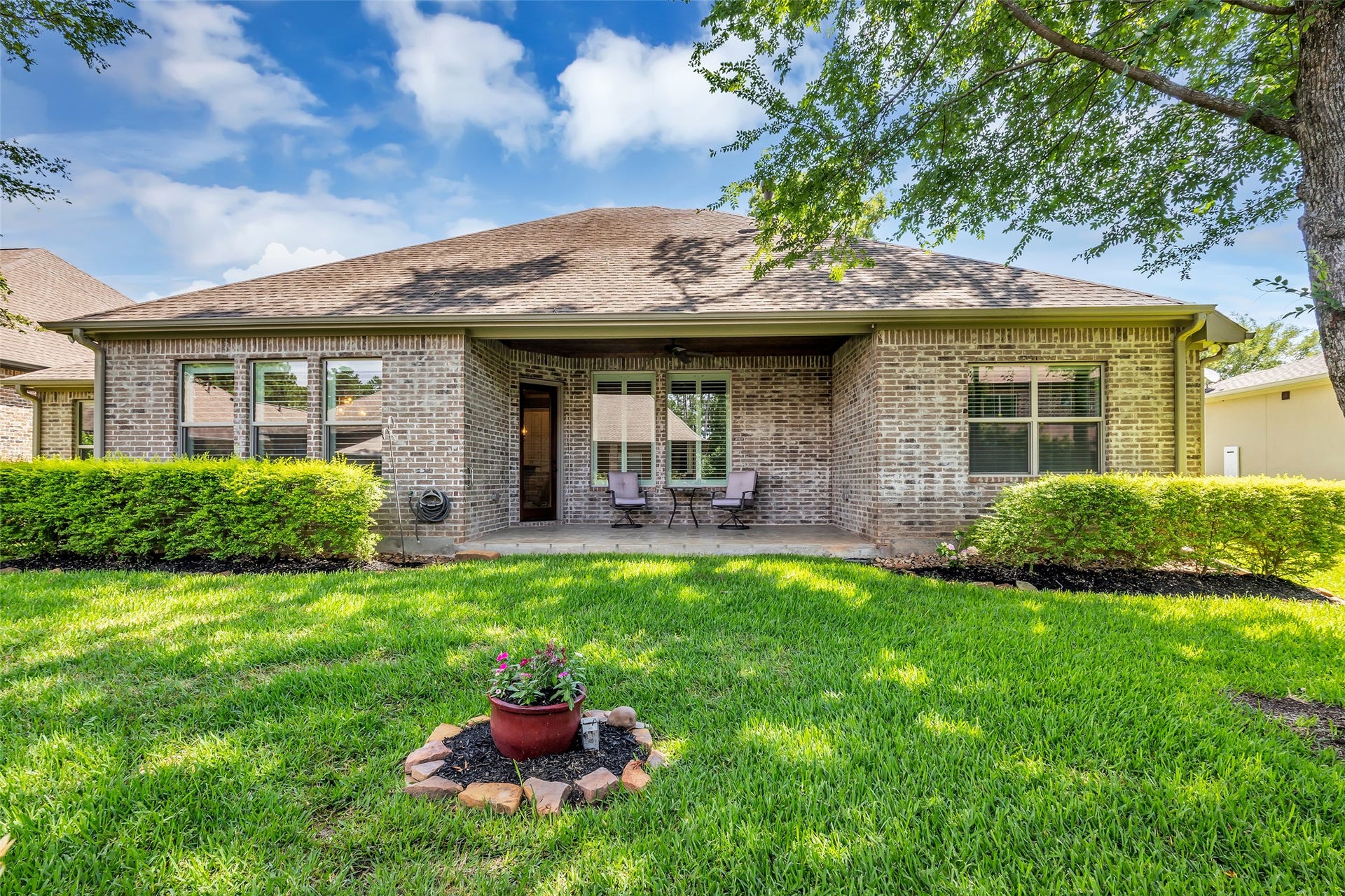 118 Pine Bluff Drive, Montgomery, TX 77356 Oversized yard