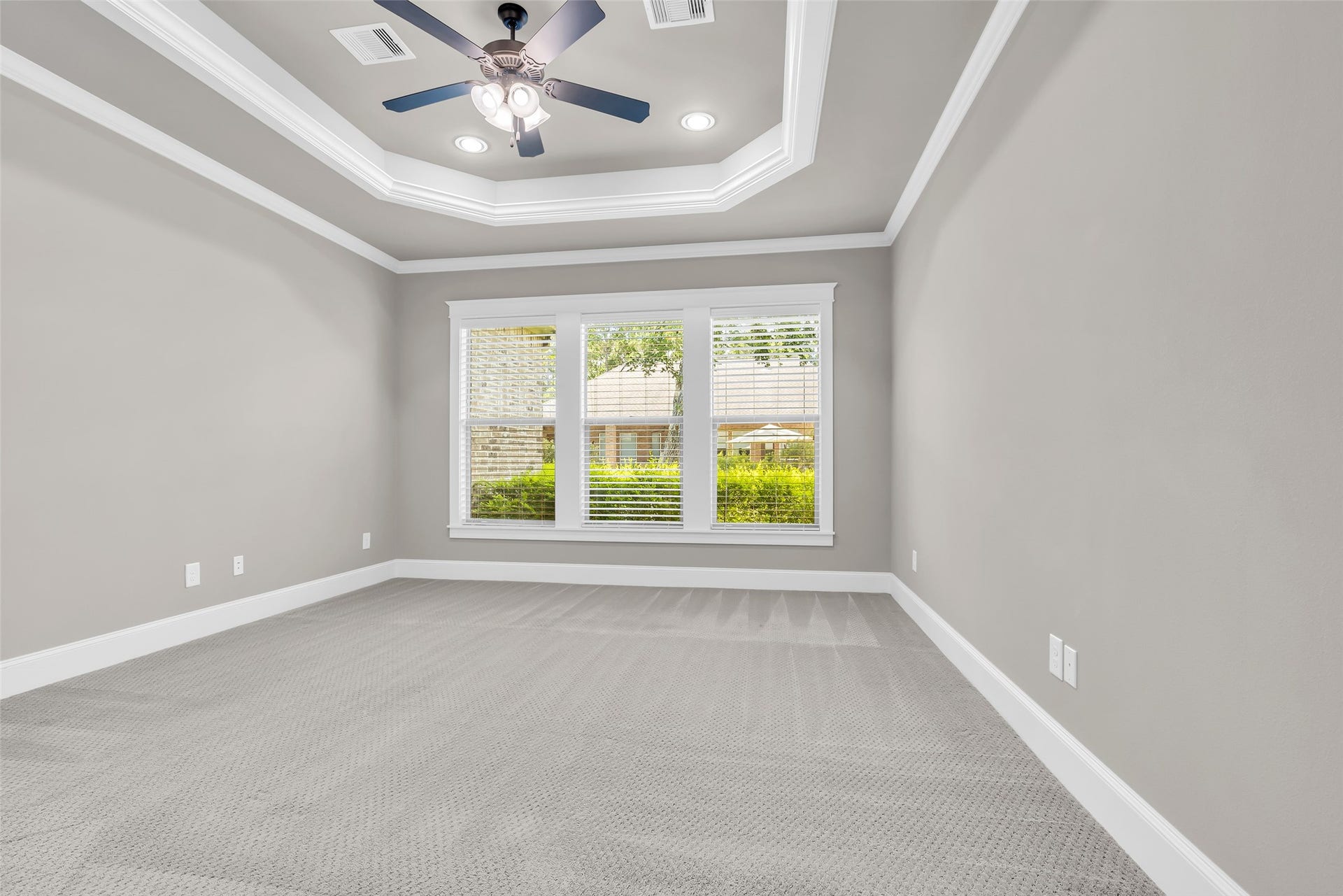118 Pine Bluff Drive, Montgomery, TX 77356 Oversized primary bedroom with views of your backyard