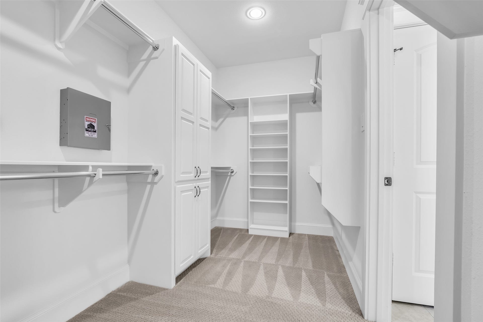 118 Pine Bluff Drive, Montgomery, TX 77356 Huge walk in closet