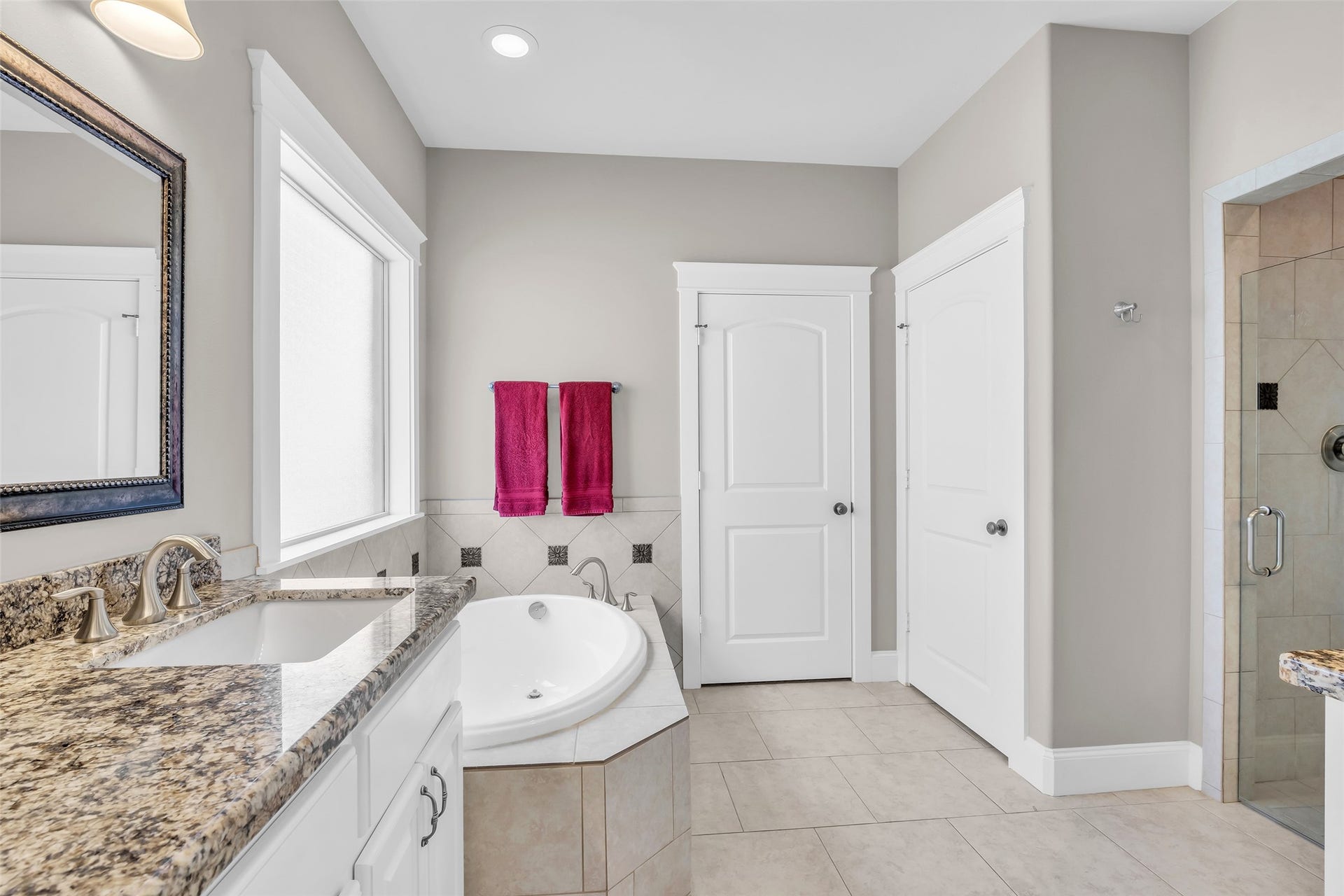 118 Pine Bluff Drive, Montgomery, TX 77356 Primary bath with separate soaking tub and shower