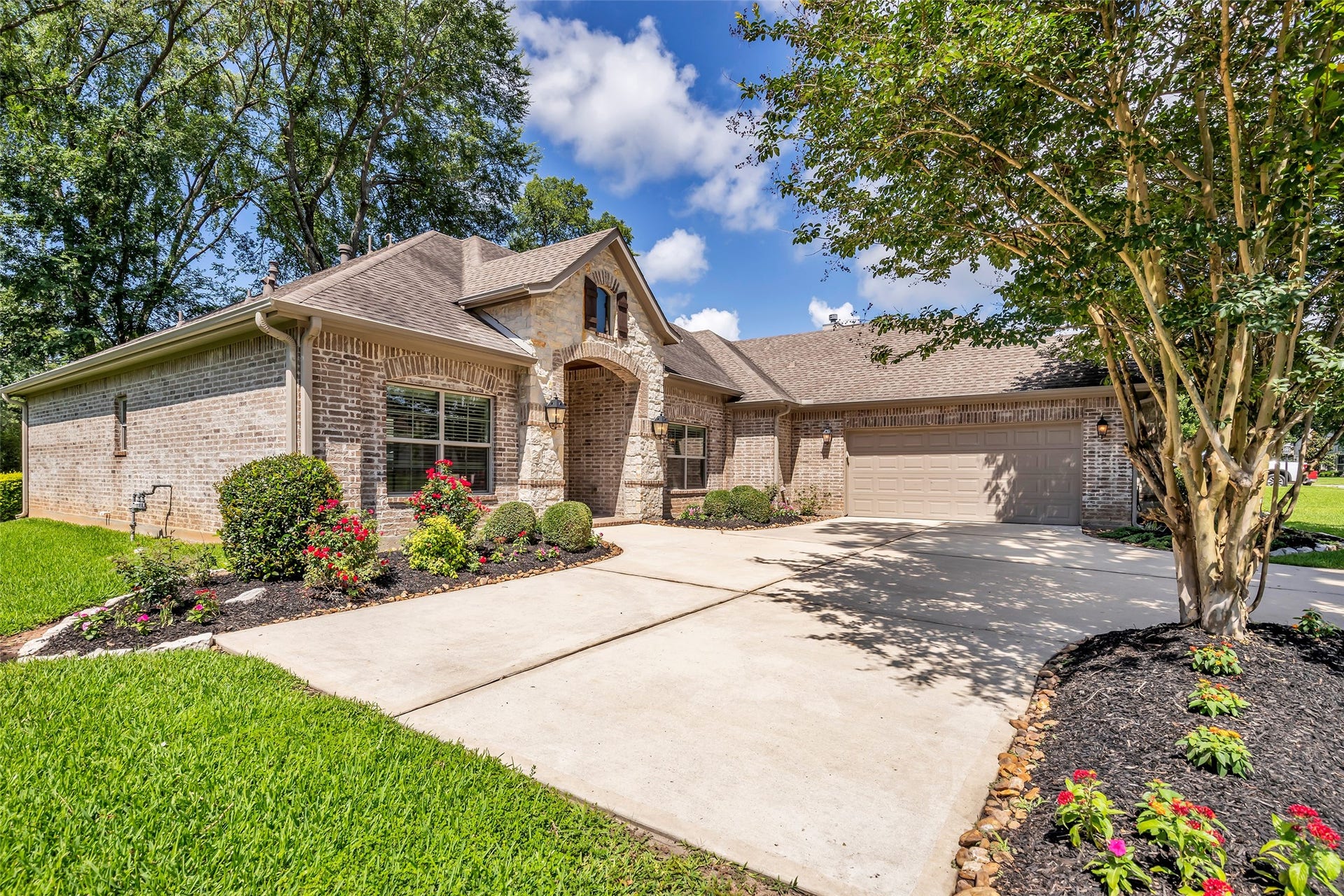 118 Pine Bluff Drive, Montgomery, TX 77356 Extra parking