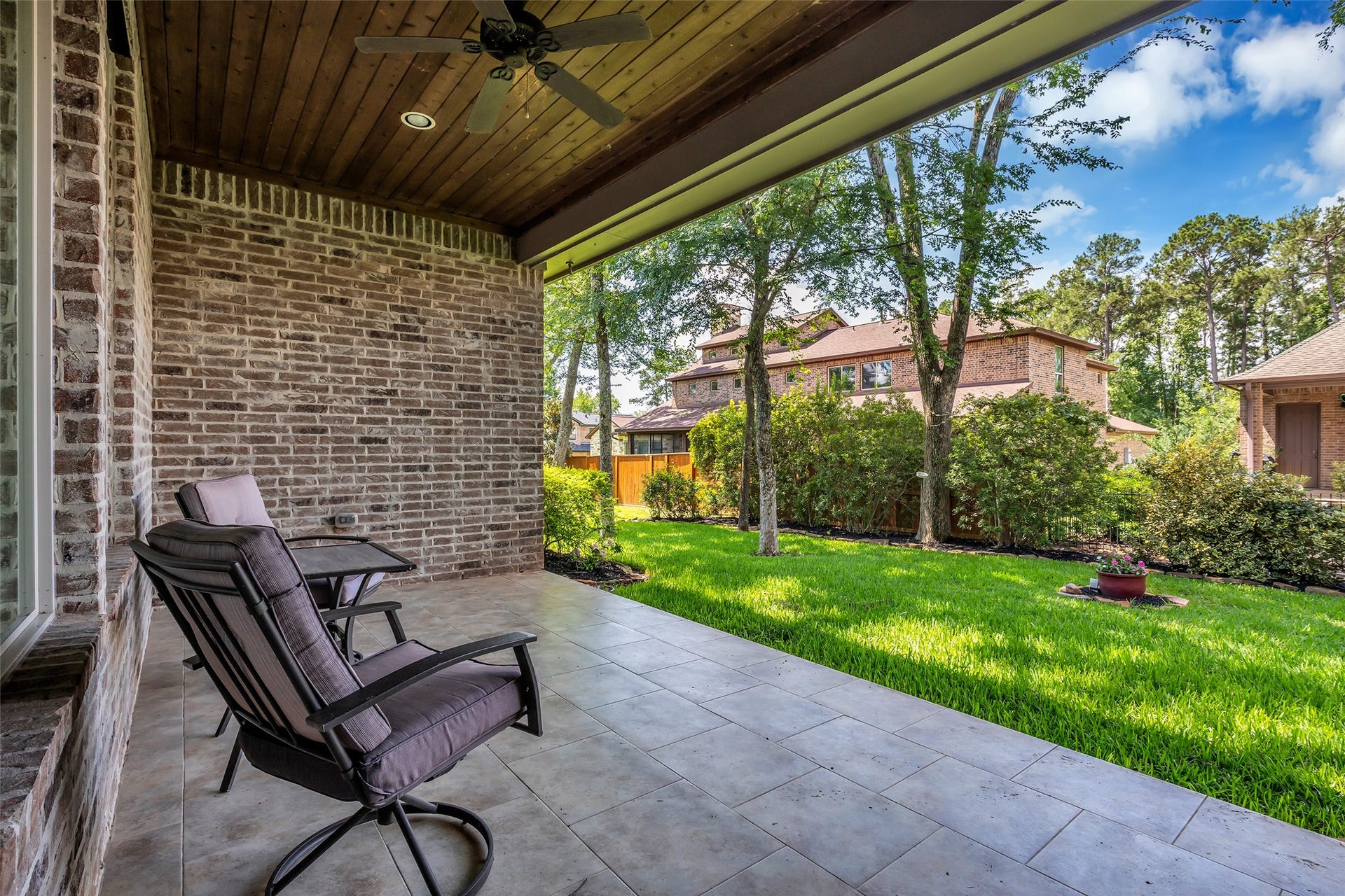 118 Pine Bluff Drive, Montgomery, TX 77356 Backyard patio