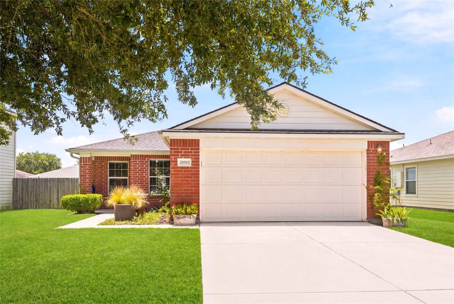 Property photo for 28919 Village Creek Loop, Spring, TX