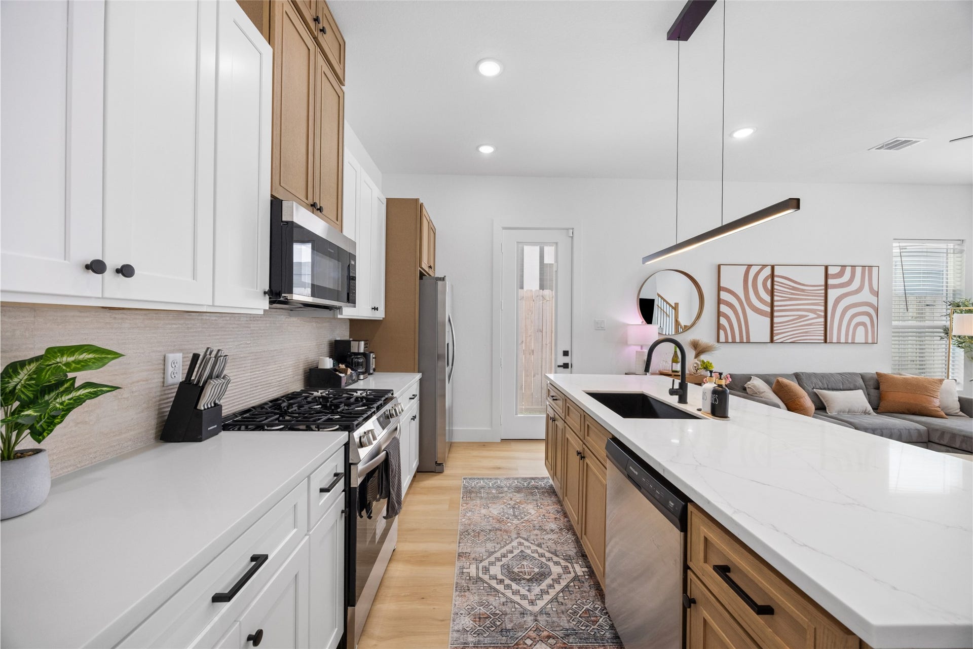 9019 Comal Street, #B, Houston, TX 77051 9019 Comal Street, #B, Houston, TX 77051