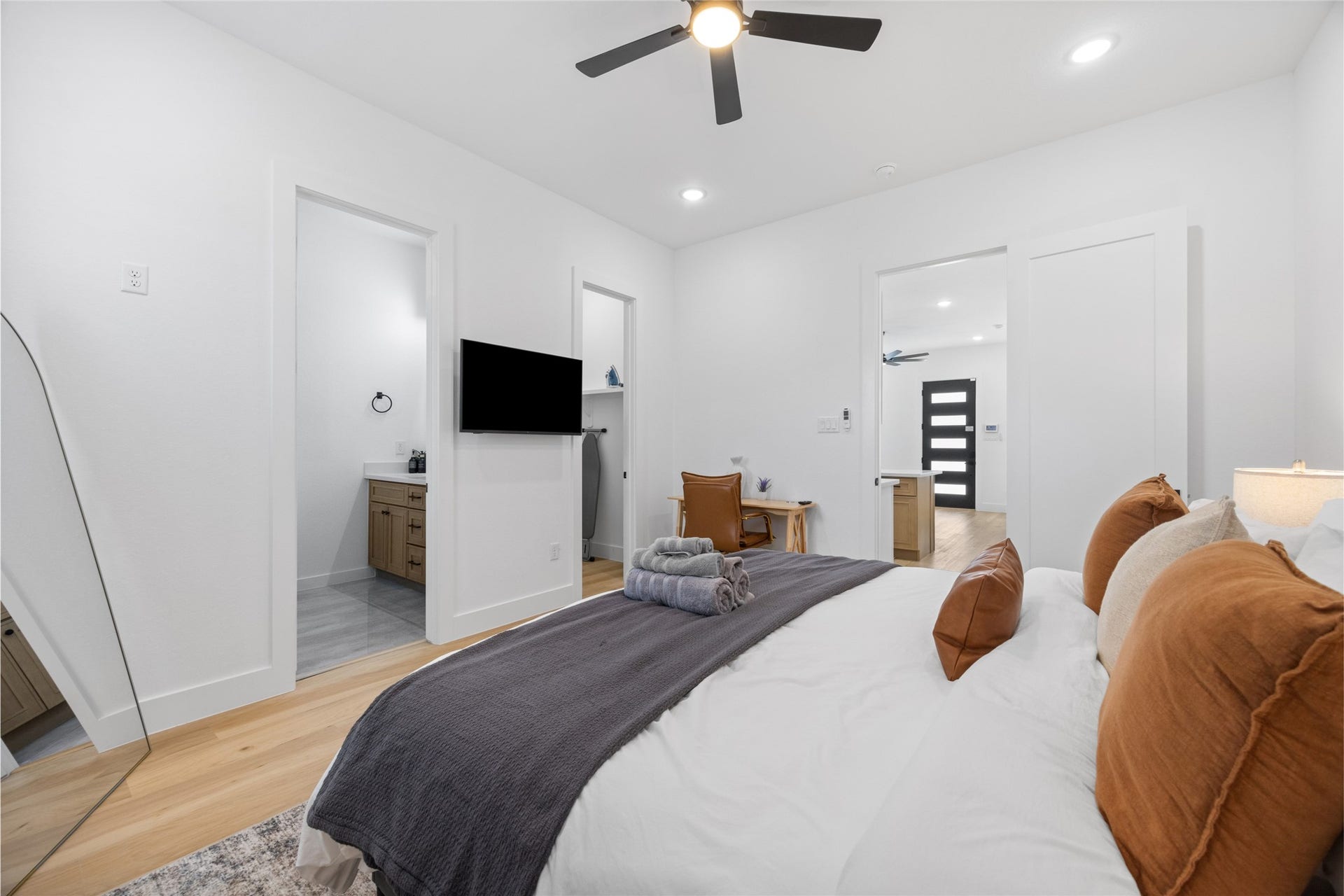 9019 Comal Street, #B, Houston, TX 77051 9019 Comal Street, #B, Houston, TX 77051