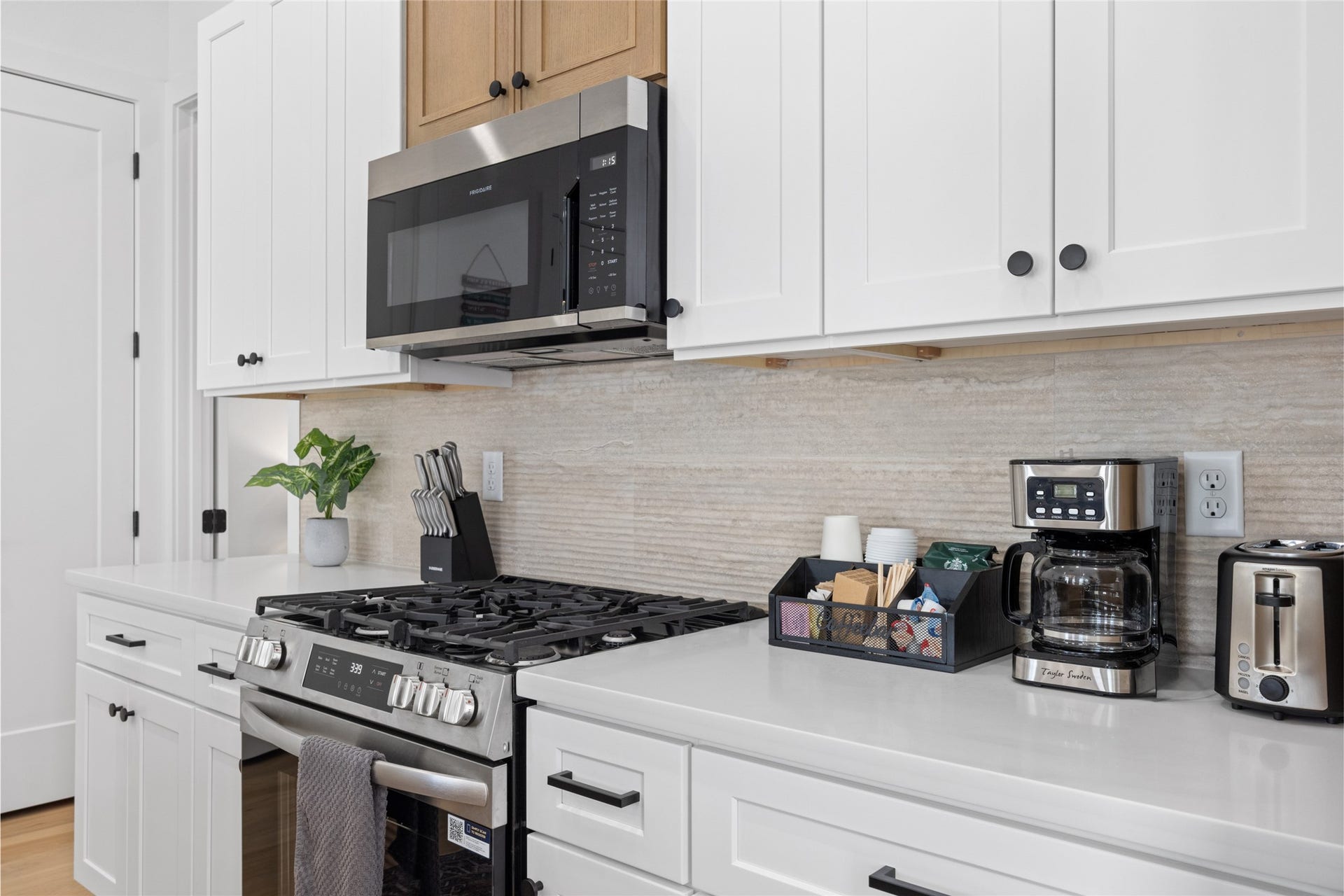 9019 Comal Street, #B, Houston, TX 77051 9019 Comal Street, #B, Houston, TX 77051