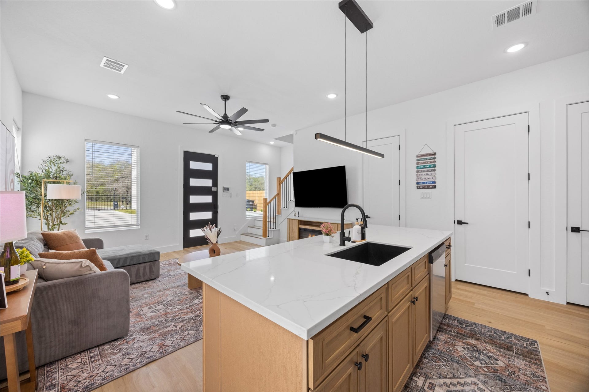 9019 Comal Street, #B, Houston, TX 77051 9019 Comal Street, #B, Houston, TX 77051