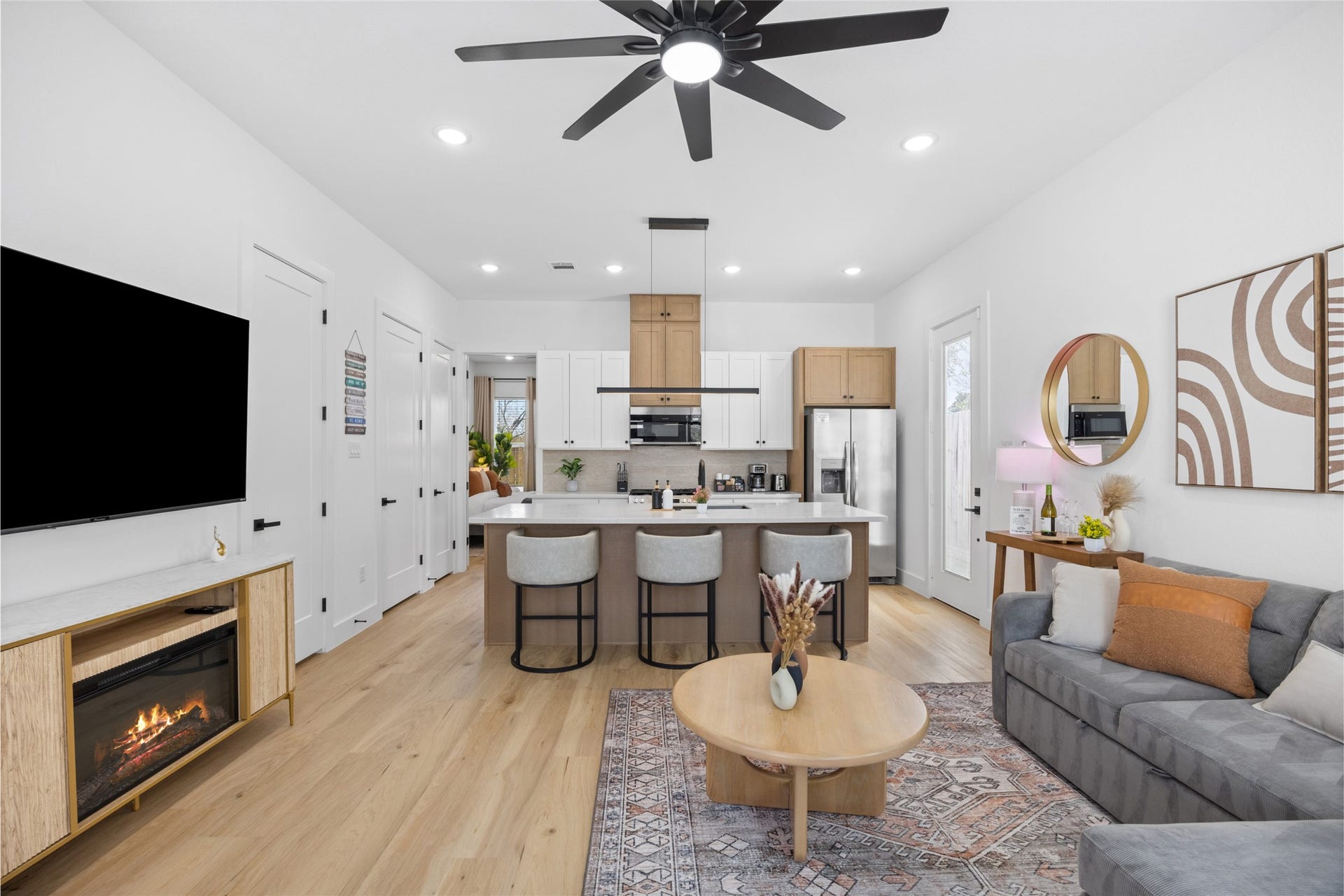 9019 Comal Street, #B, Houston, TX 77051 9019 Comal Street, #B, Houston, TX 77051