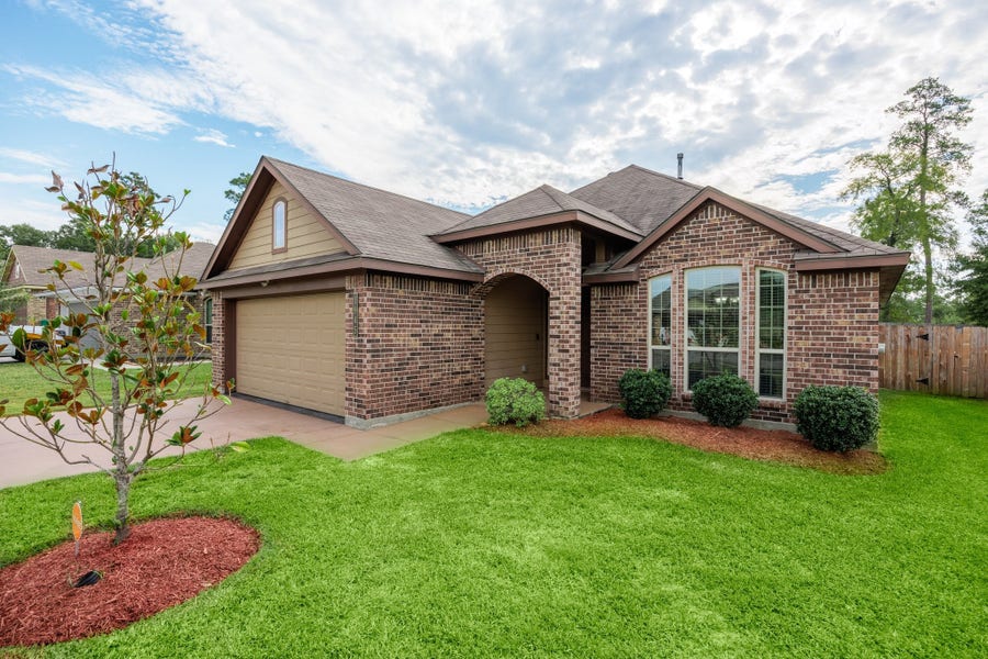 Property photo for 1945 Briar Grove Drive, Conroe, TX