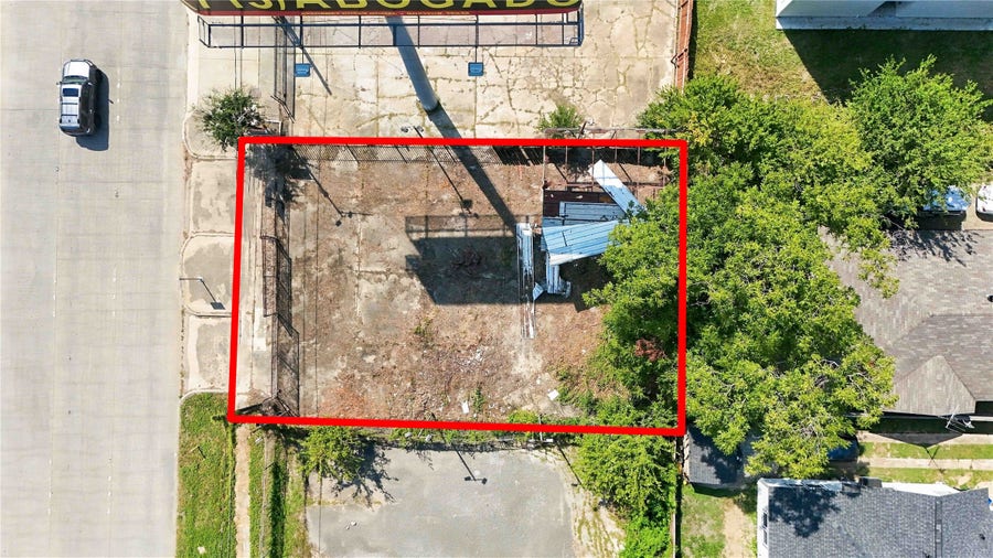 Property photo for 2217 Eastex Freeway, Houston, TX