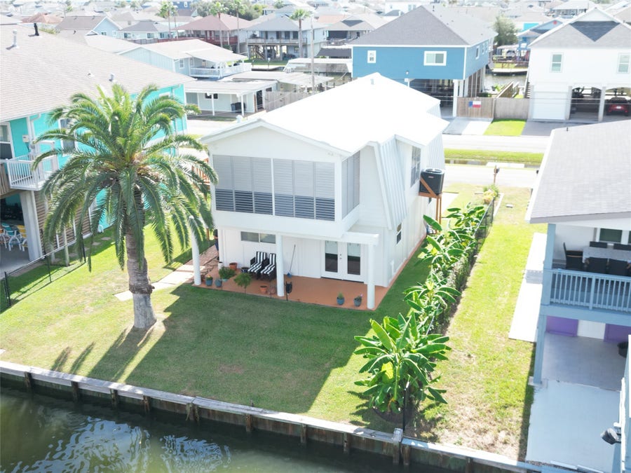 Property photo for 88 Tarpon Street, Bayou Vista, TX