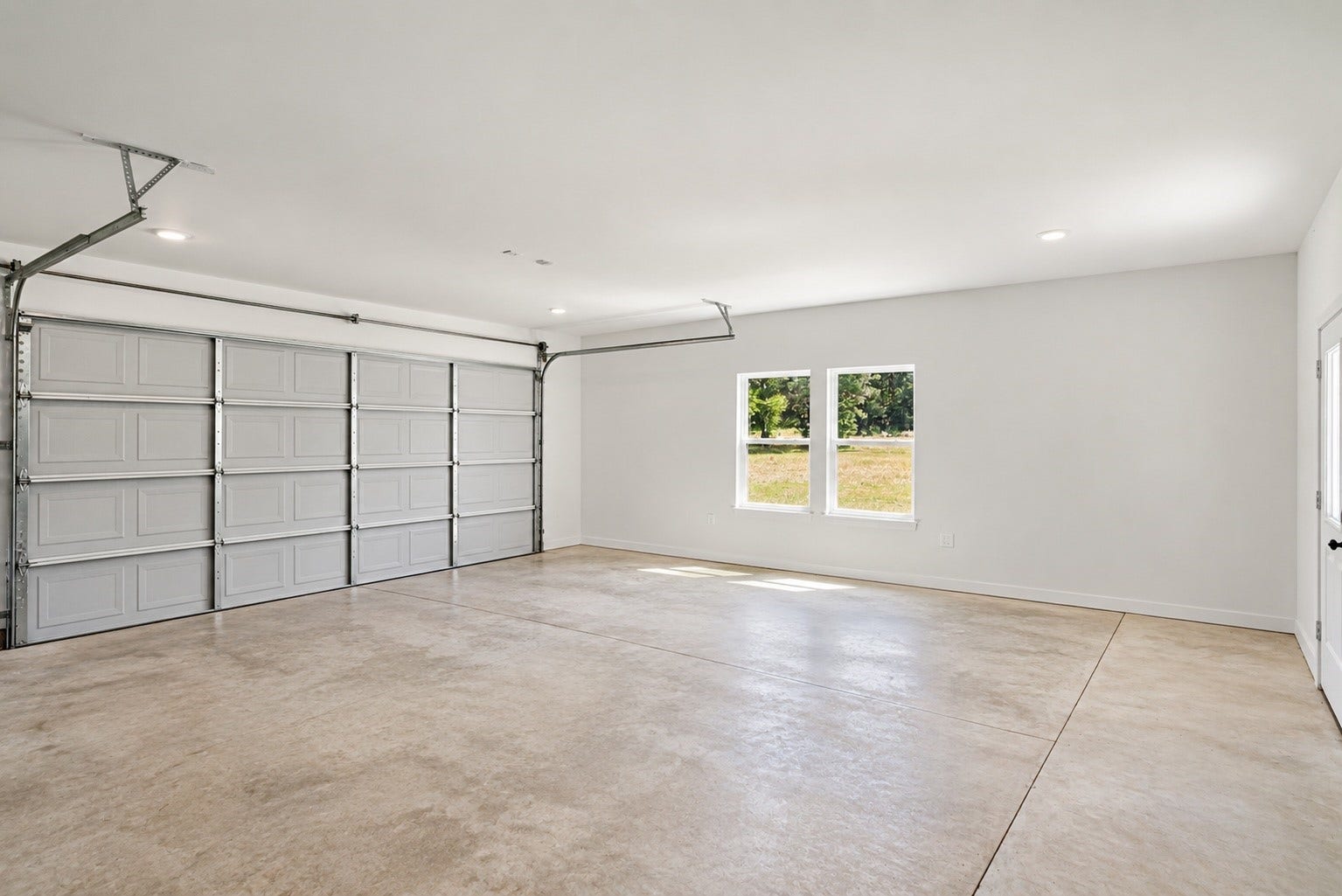 21203 Peach Wood Court, Cleveland, TX 77328 garage area
