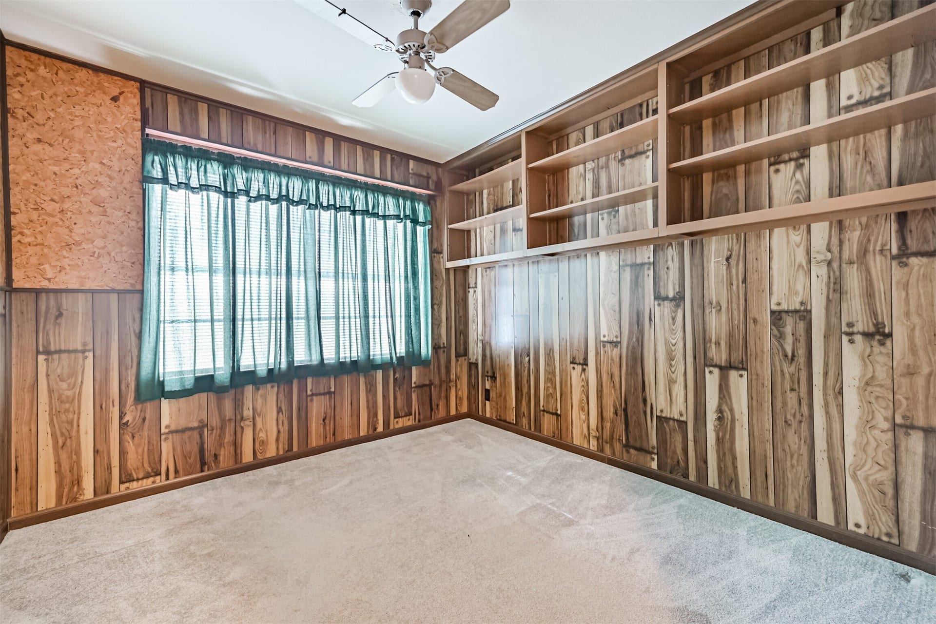128 Forest Oaks Lane, Lake Jackson, TX 77566 128 Forest Oaks Lane, Lake Jackson, TX 77566