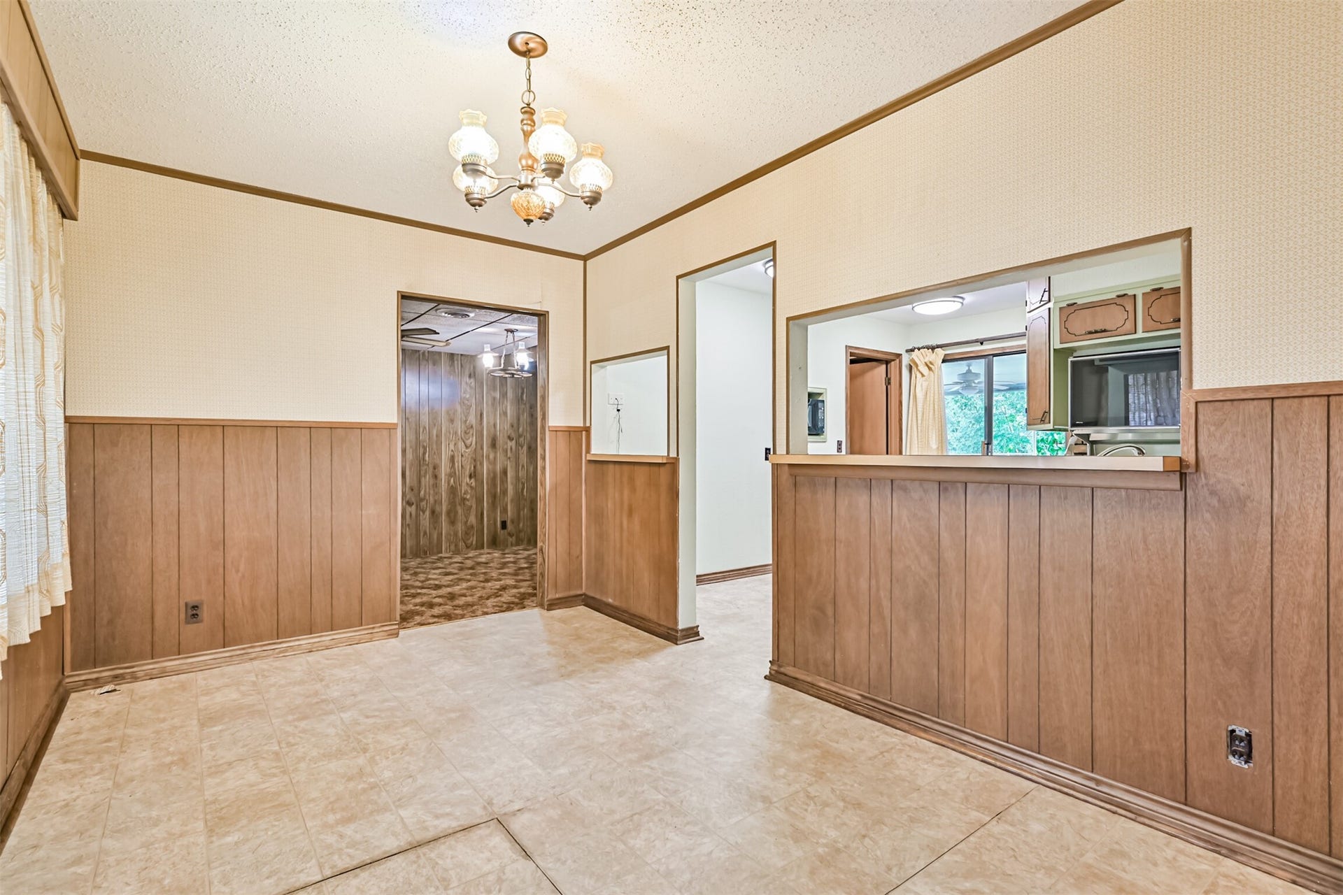 128 Forest Oaks Lane, Lake Jackson, TX 77566 128 Forest Oaks Lane, Lake Jackson, TX 77566