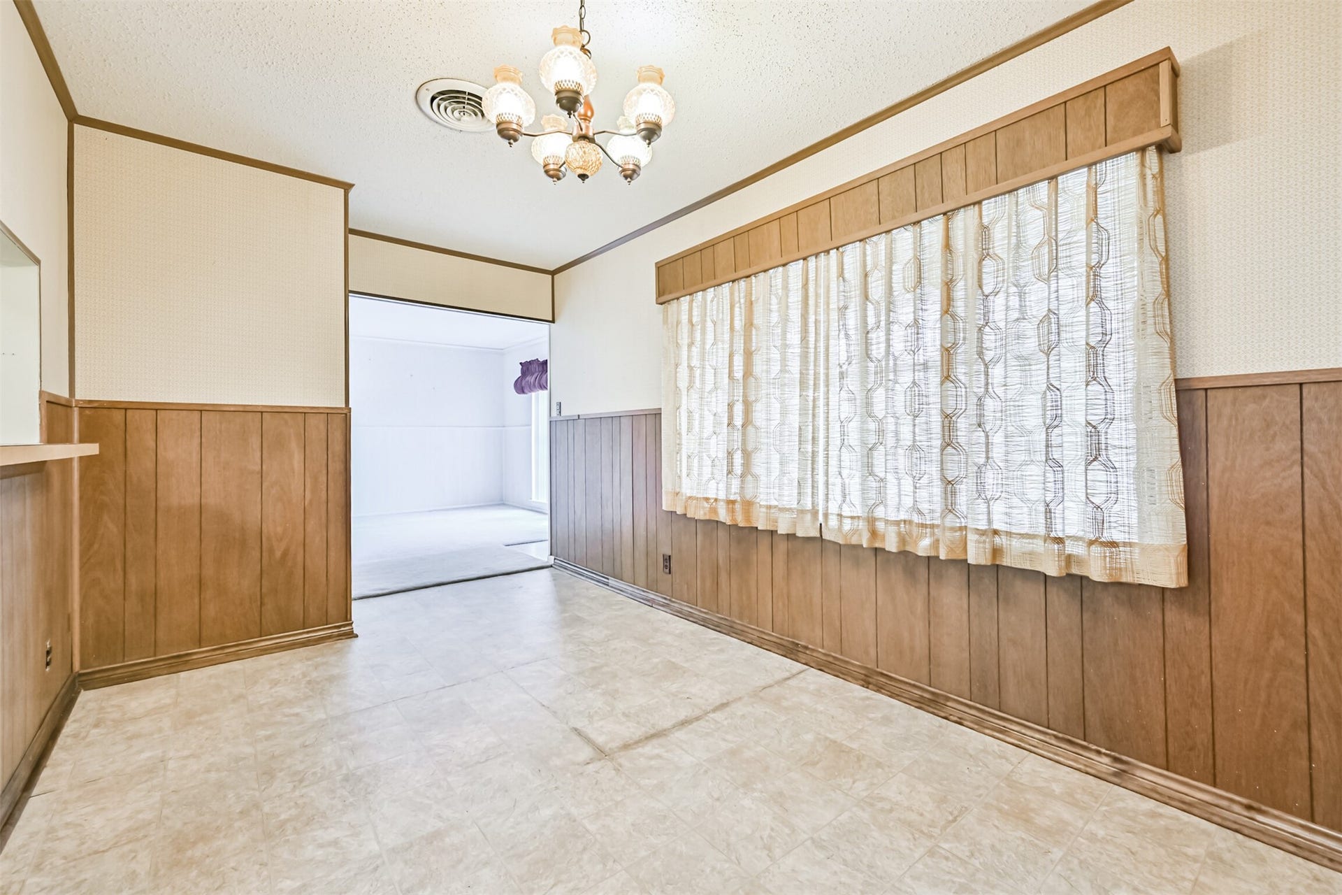 128 Forest Oaks Lane, Lake Jackson, TX 77566 128 Forest Oaks Lane, Lake Jackson, TX 77566
