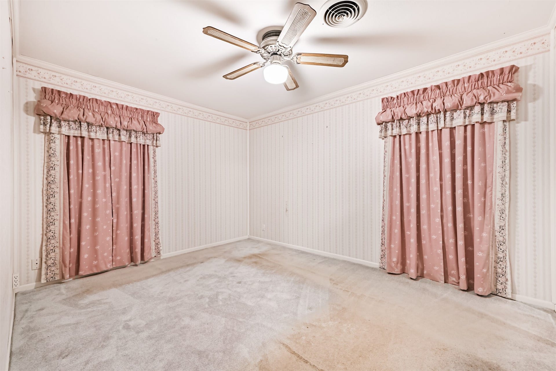 128 Forest Oaks Lane, Lake Jackson, TX 77566 128 Forest Oaks Lane, Lake Jackson, TX 77566