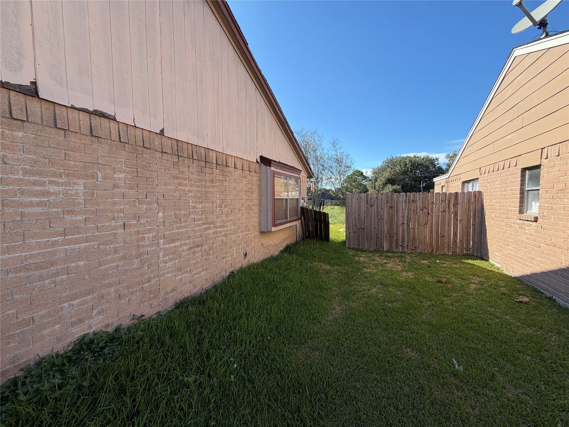 16006 Corsair Road, Houston, TX 77053 16006 Corsair Road, Houston, TX 77053