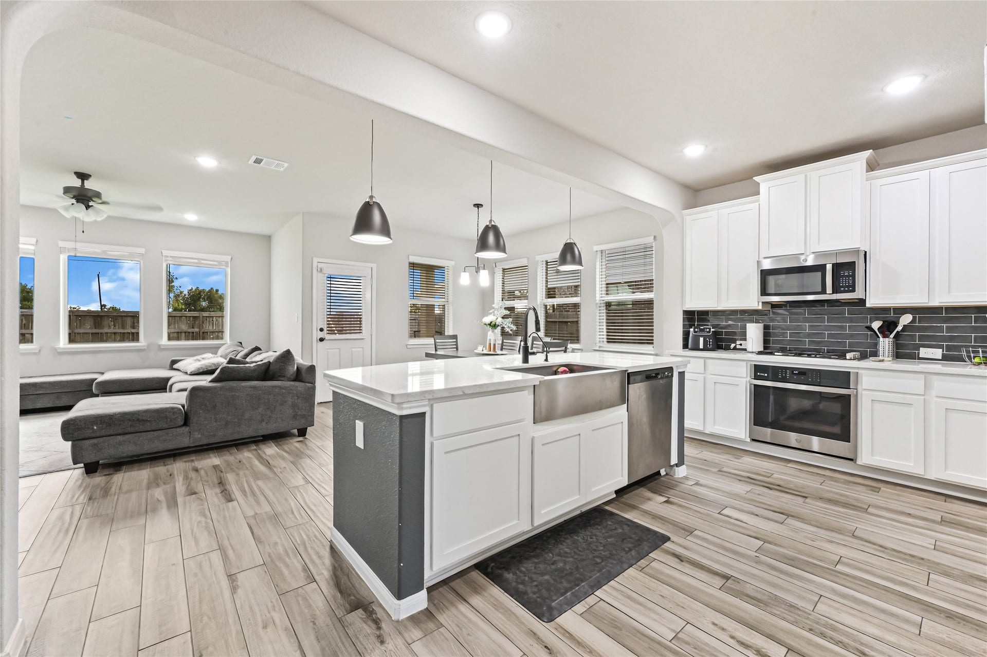 7726 Wrightwood Drive, Pasadena, TX 77505 7726 Wrightwood Drive, Pasadena, TX 77505