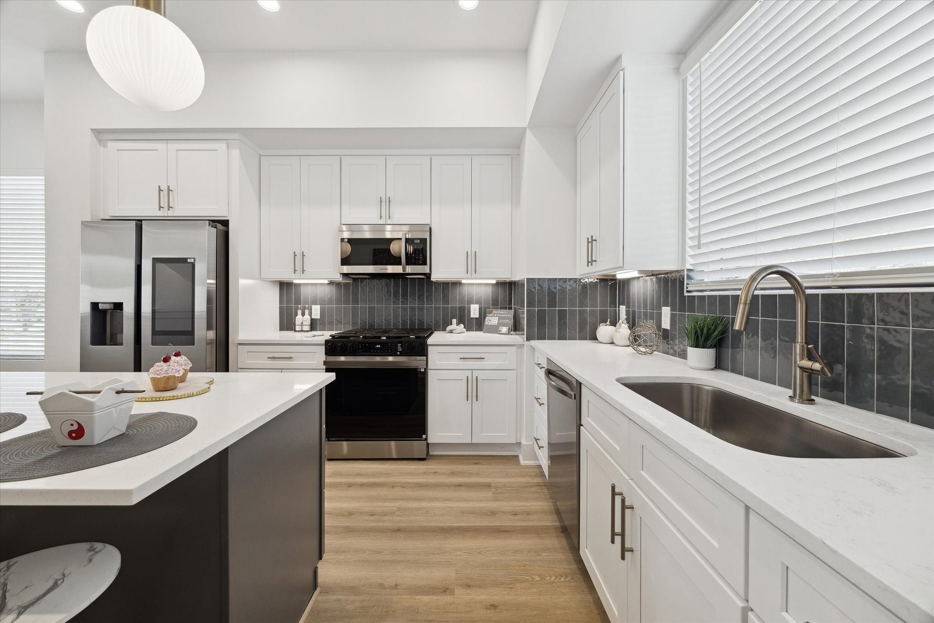 5627 Camino Encantado Drive, Houston, TX 77091 5627 Camino Encantado Drive, Houston, TX 77091
