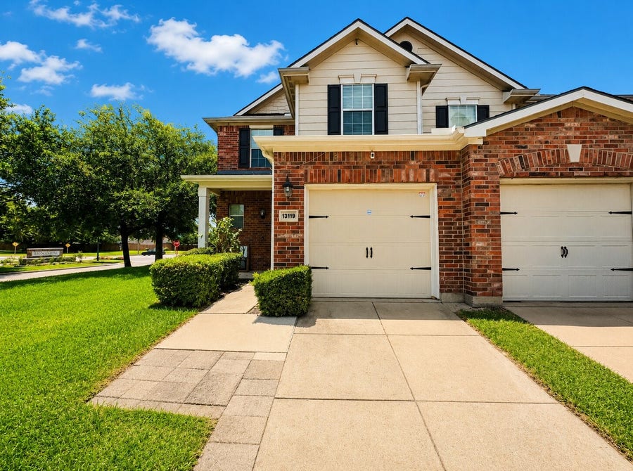 Property photo for 13119 Stratford Skies Ln Lane, Houston, TX