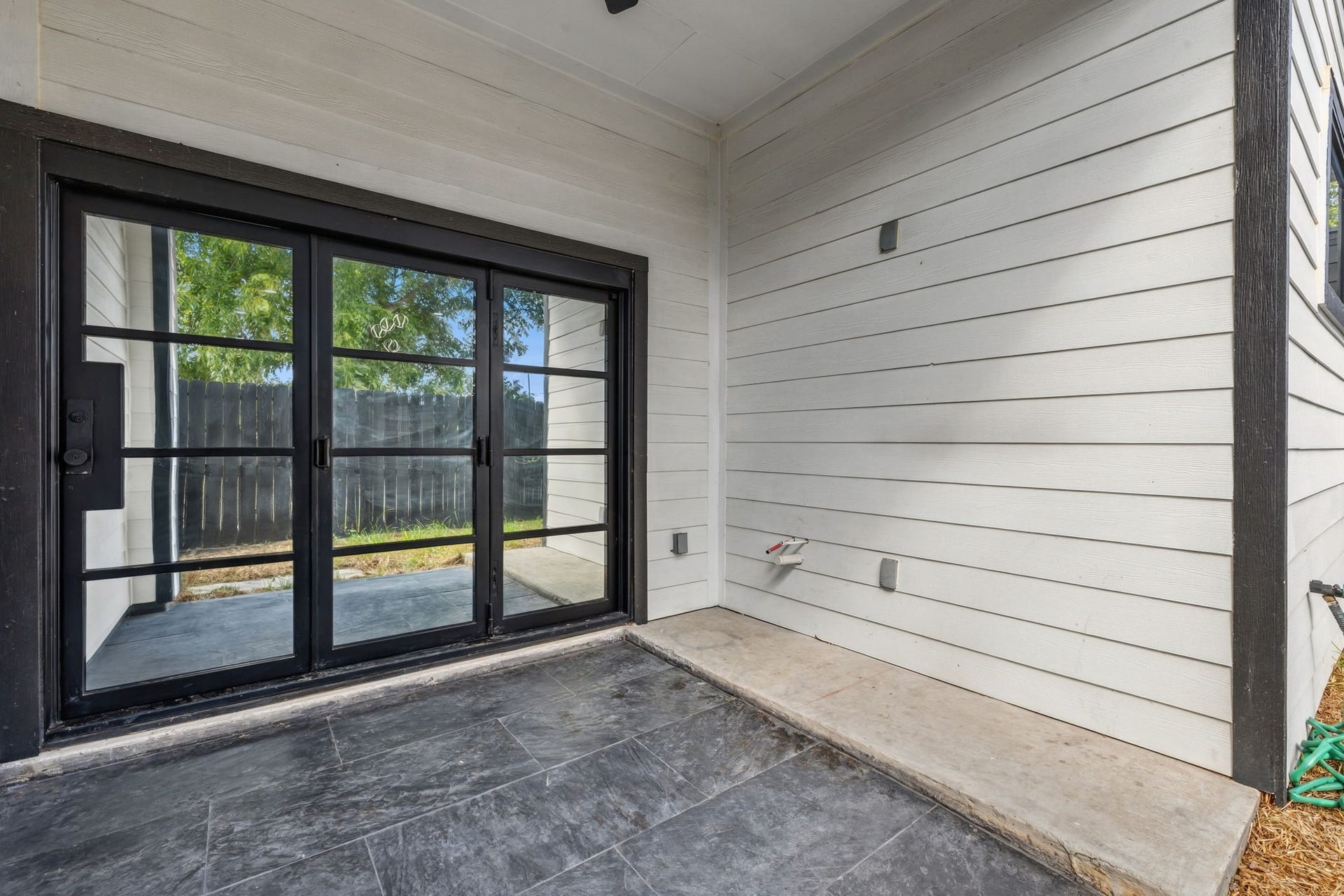 2420 Sumpter Street, Houston, TX 77026 2420 Sumpter Street, Houston, TX 77026