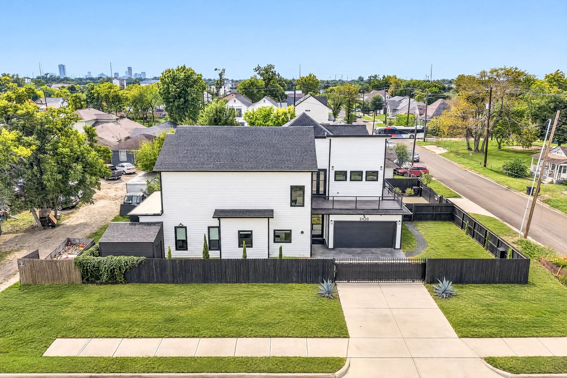2420 Sumpter Street, Houston, TX 77026 2420 Sumpter Street, Houston, TX 77026