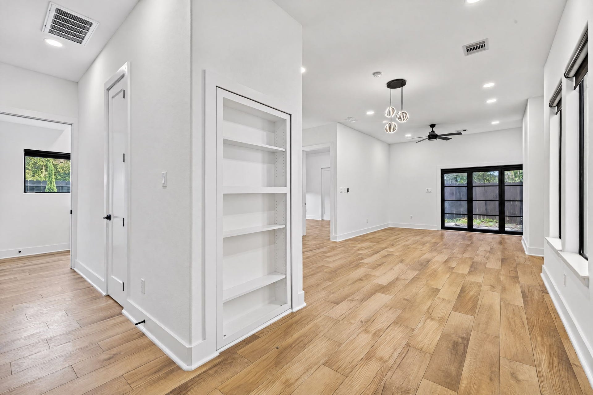 2420 Sumpter Street, Houston, TX 77026 2420 Sumpter Street, Houston, TX 77026