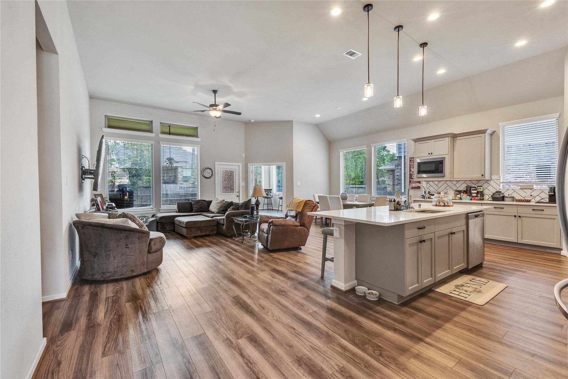 155 Silva Creek Trl, Willis, TX 77318