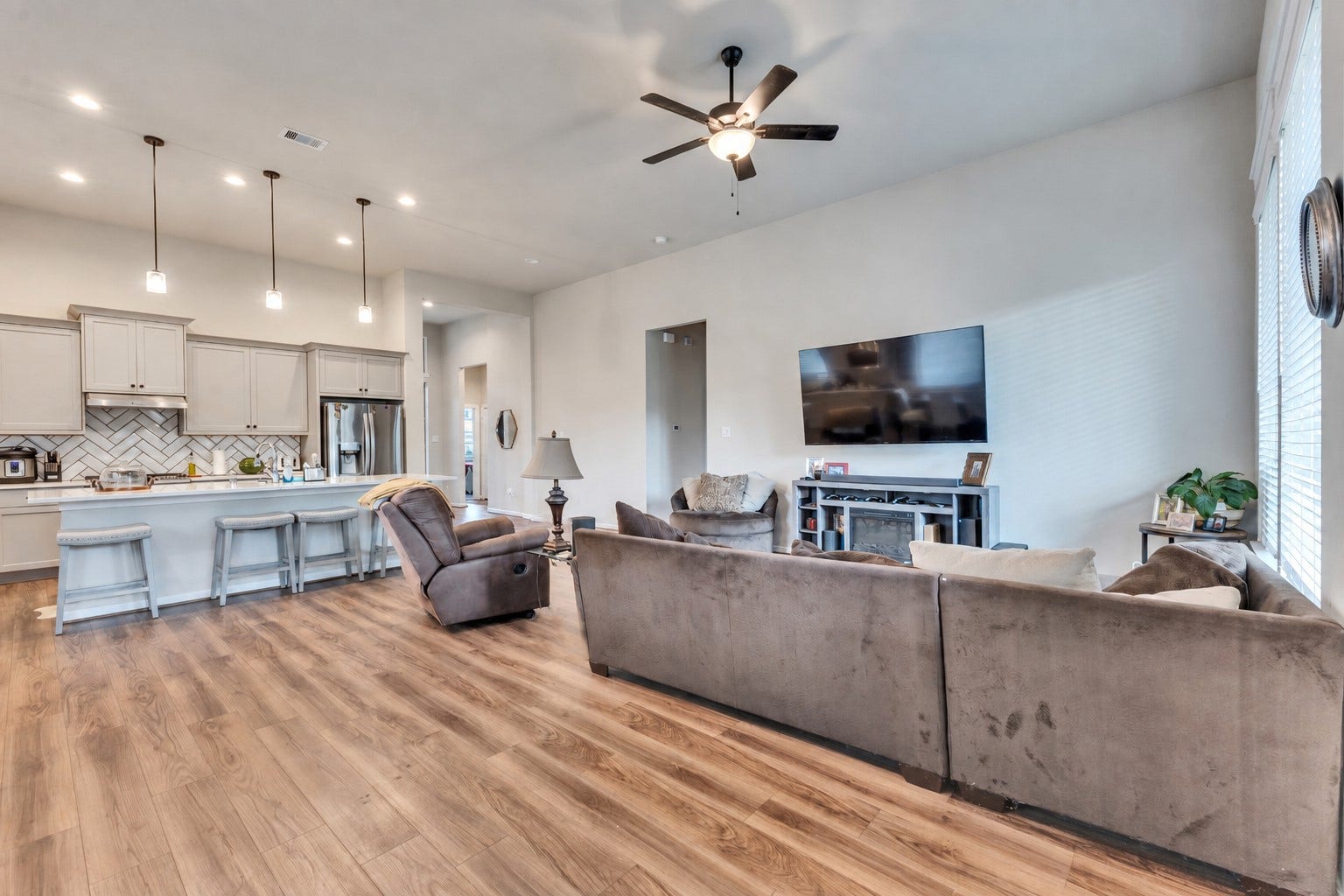 155 Silva Creek Trl, Willis, TX 77318